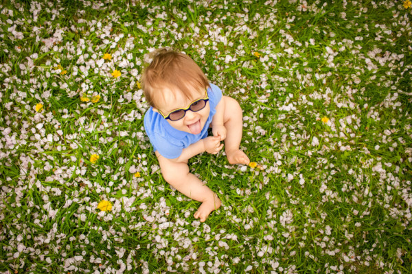 spring mini session for family photos natural outside photography