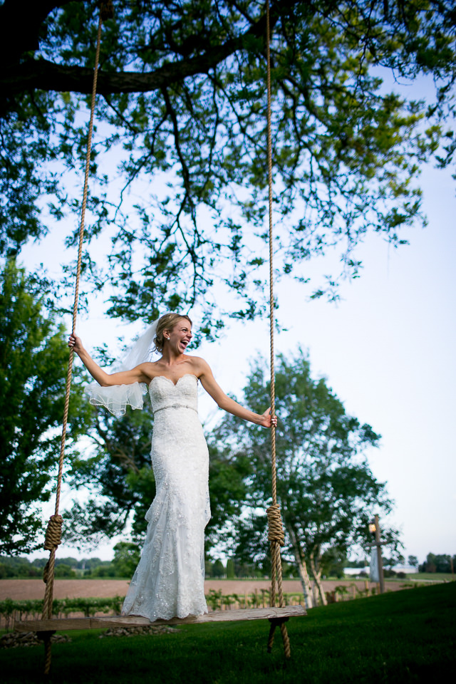 fun-bride-natural-off-beat-bride-candid-wedding