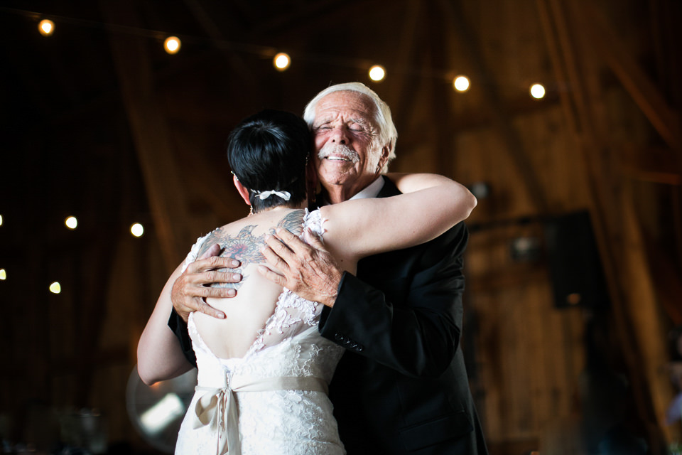 fun-bride-natural-off-beat-bride-candid-wedding-barn-father-daughter