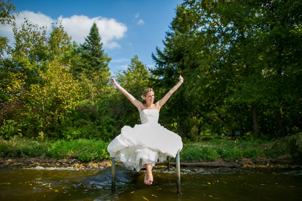 fun-bride-wi-dells-wedding-natural-candid